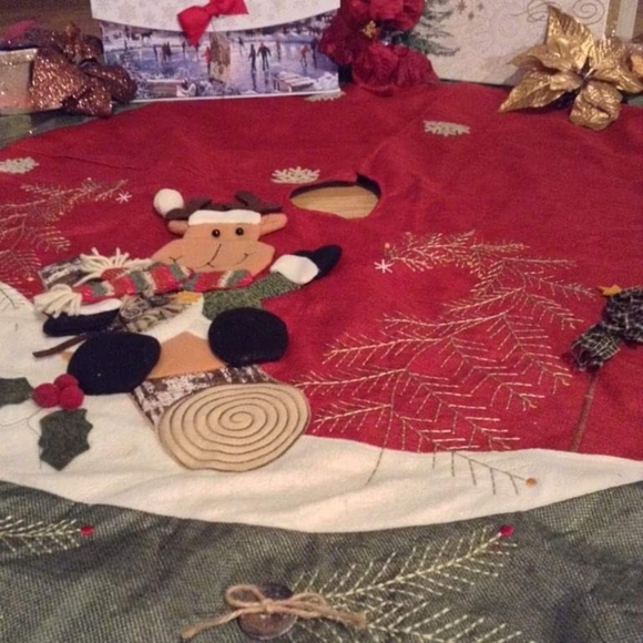 Christmas tree skirt - Picture 2 of 4